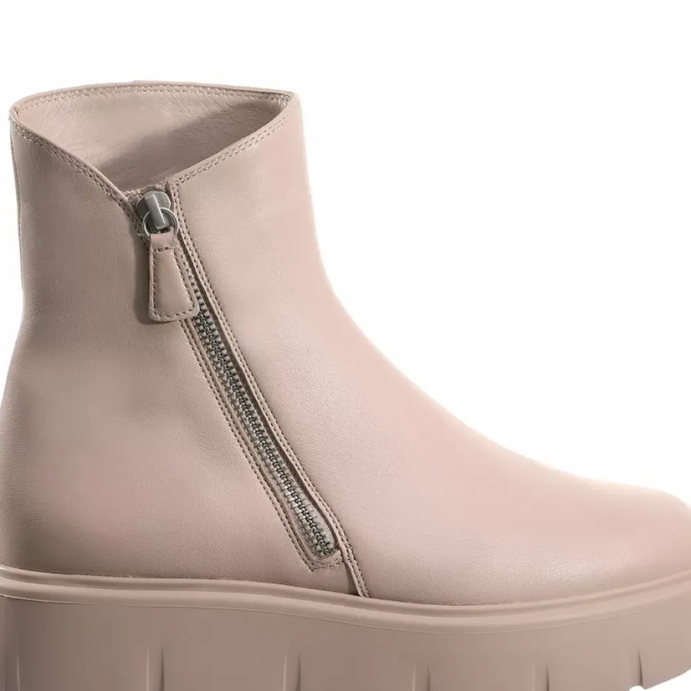 Clearance Travis Women Booties