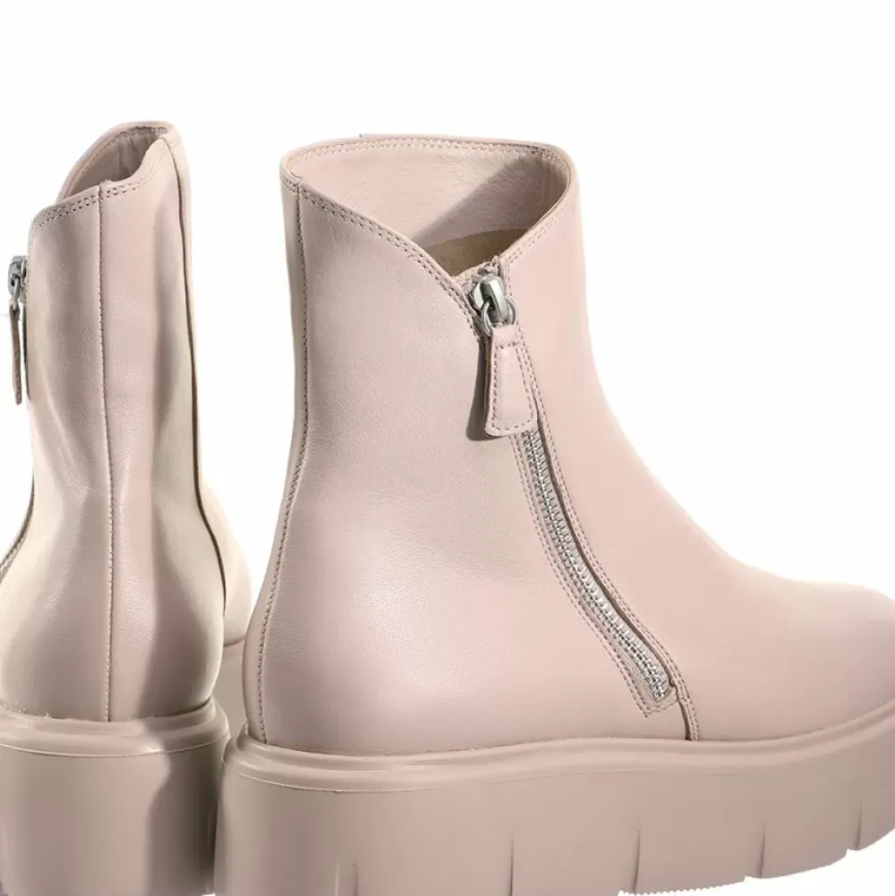 Clearance Travis Women Booties